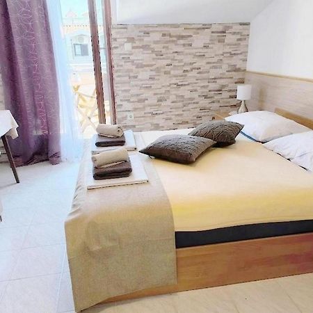 Rooms And Apartments Palma B&B Medulin Exterior photo