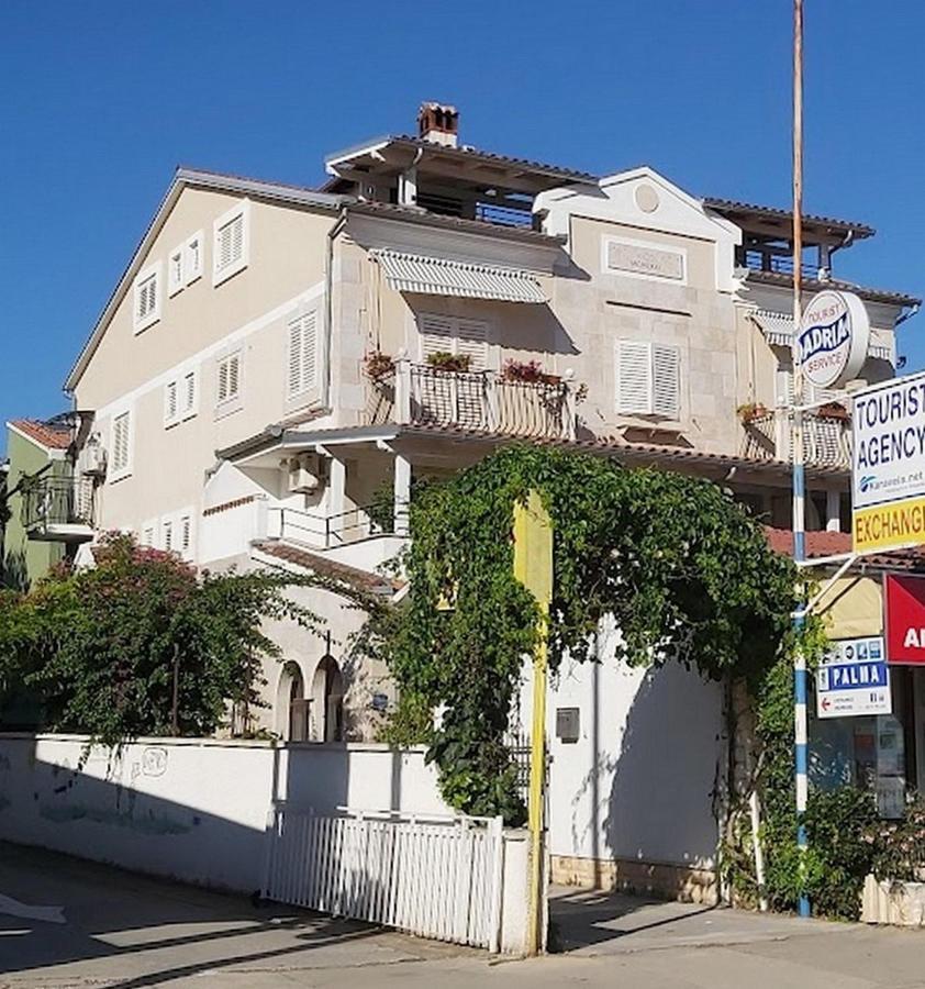 Rooms And Apartments Palma B&B Medulin Exterior photo