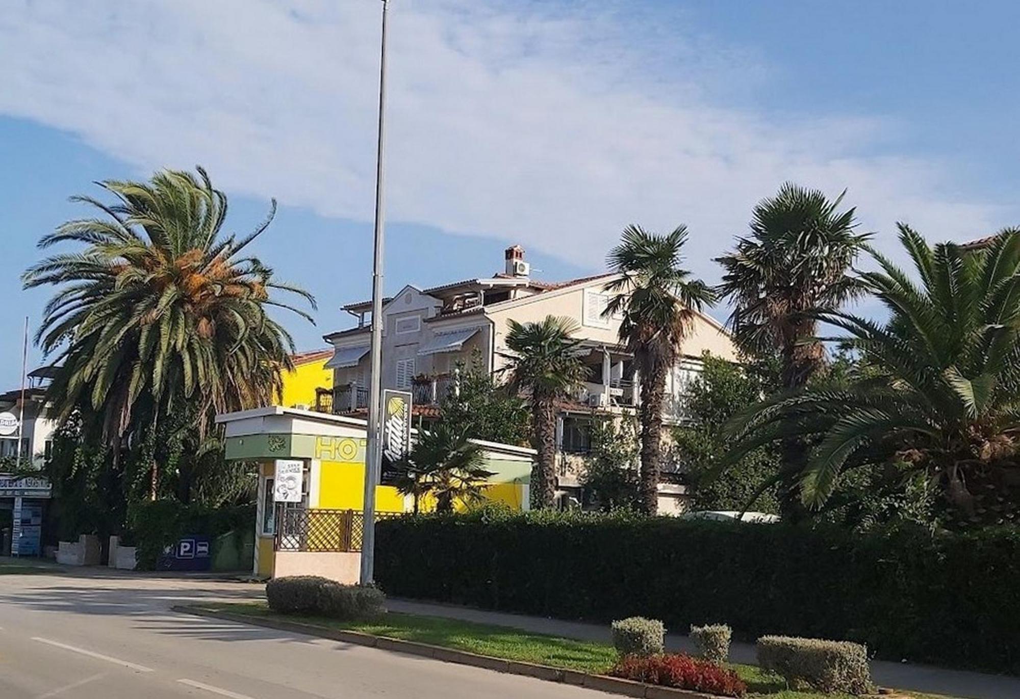 Rooms And Apartments Palma B&B Medulin Exterior photo