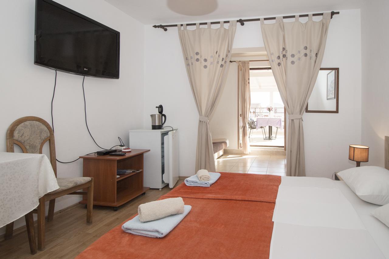 Rooms And Apartments Palma B&B Medulin Exterior photo